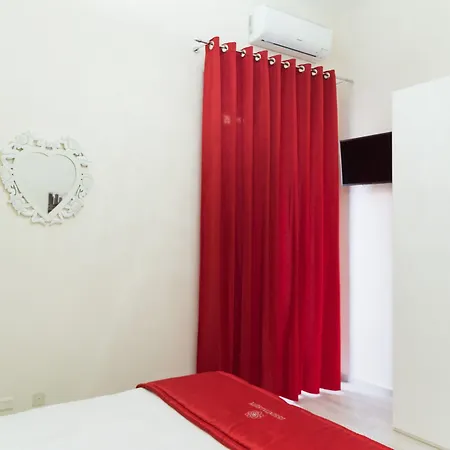 לינה וארוחת בוקר Essential Botanic