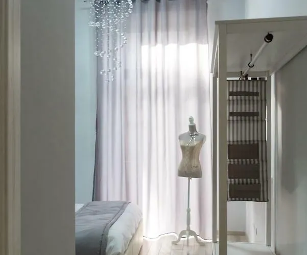 Bed and Breakfast Essential Botanic Νάπολη